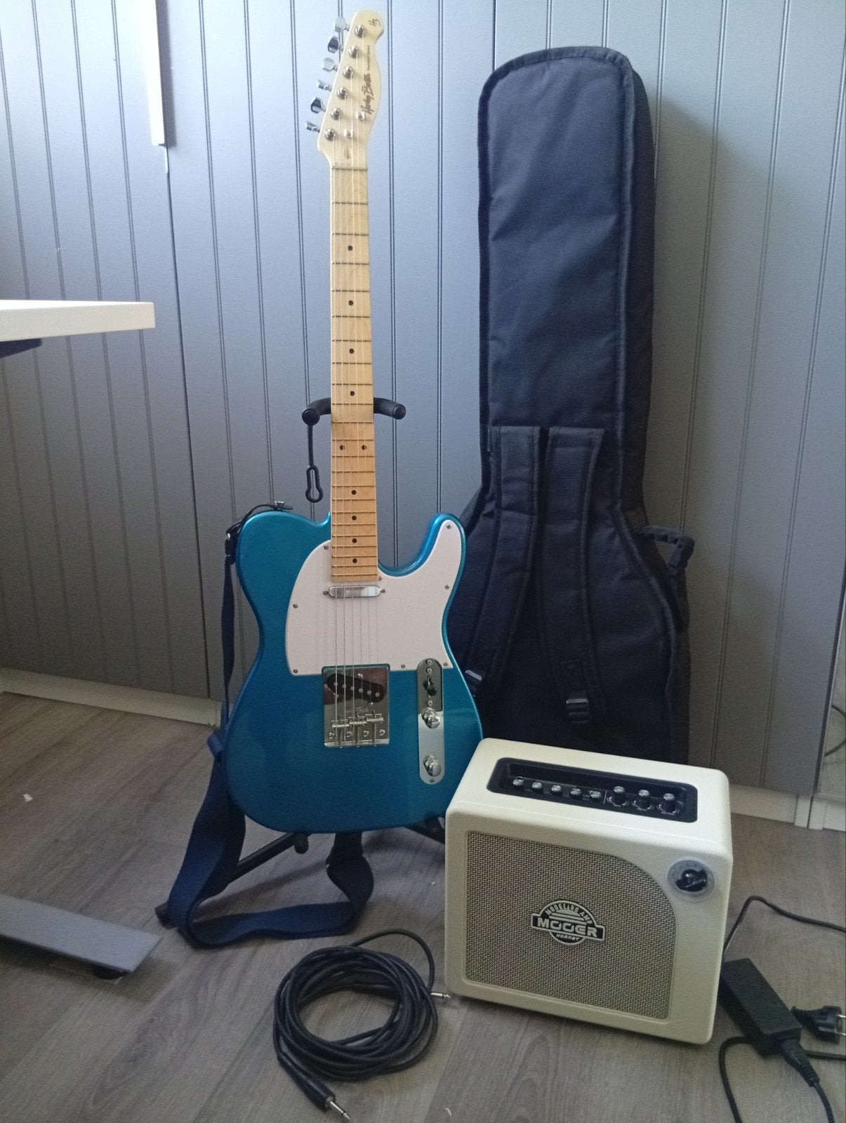 Harley Benton Telecaster + versterker + standaard + tas, Muziek en Instrumenten, Snaarinstrumenten | Gitaren | Elektrisch, Met versterker