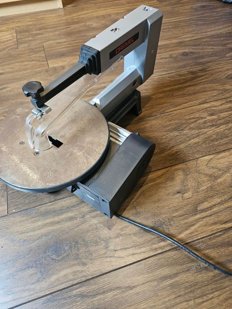Dremel elektrische figuurzaag - Model 1371 Type 1, Ophalen, Minder dan 30 mm, Gebruikt, Dremel
