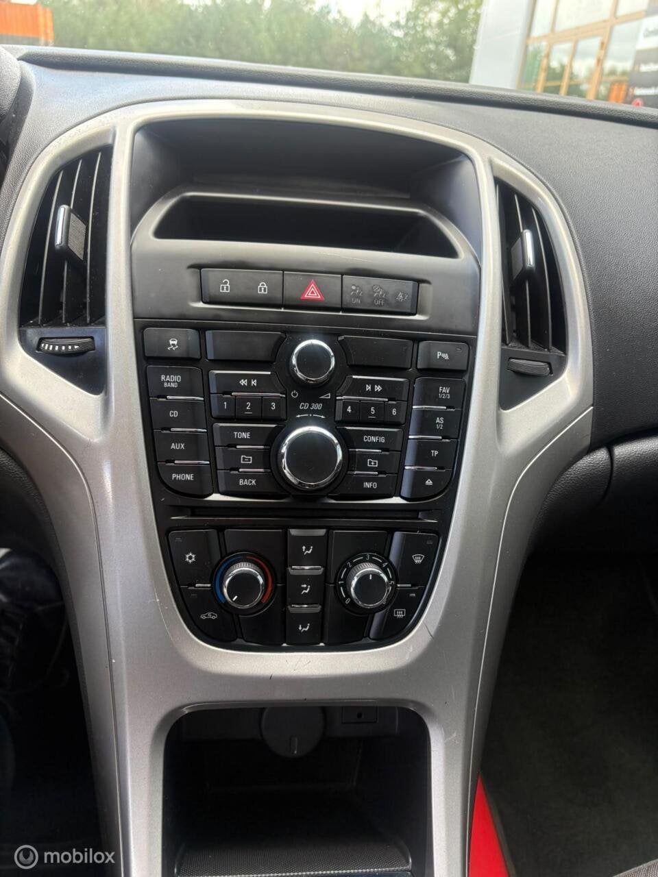 Foto 14 van Opel Astra 1.4 120pkAircoTrekhaakCruiseParkeersensorVelgen