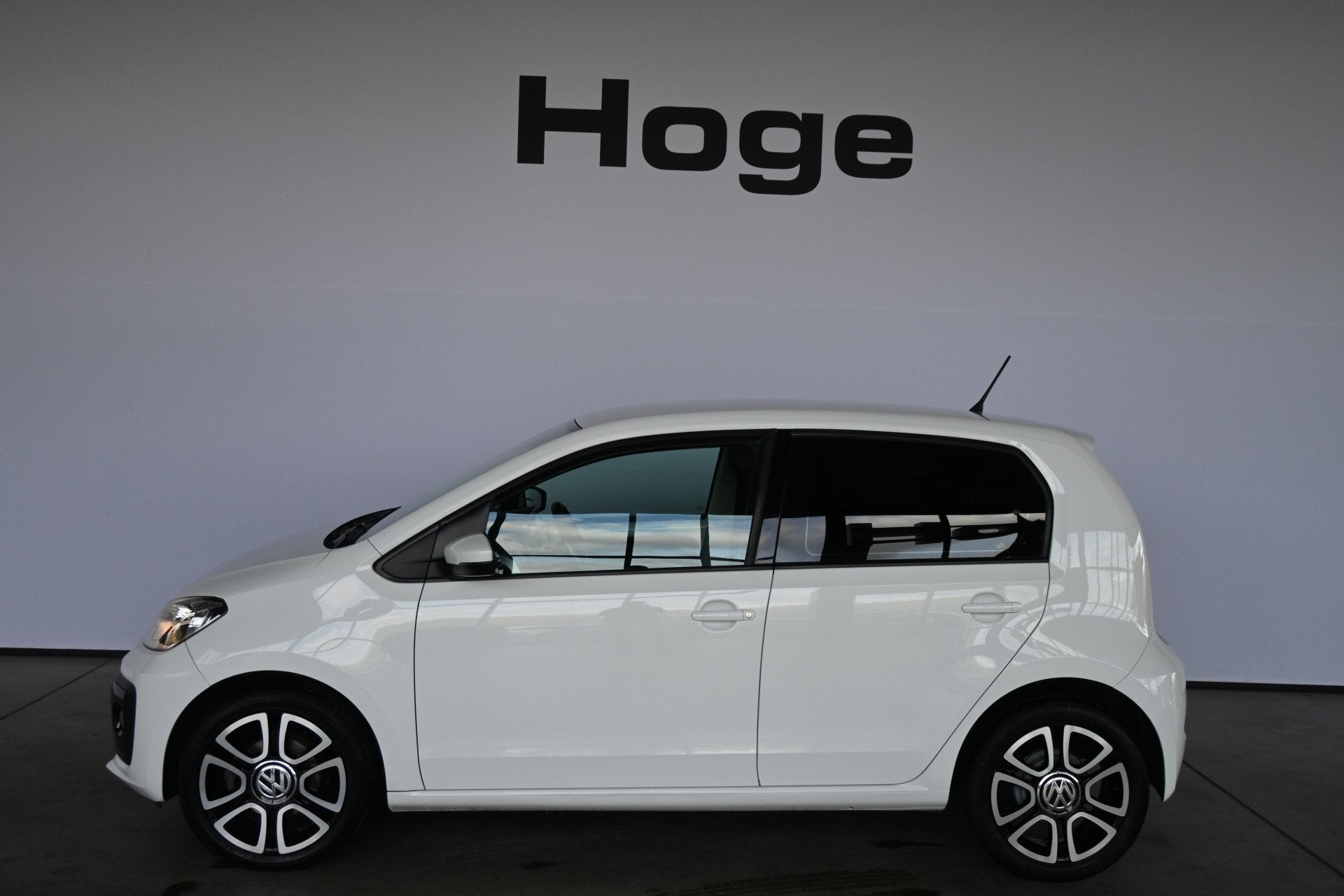 Volkswagen up! 1.0 BMT High Up! Airco Cruise control Licht m, Auto's, Voorwielaandrijving, Verwarmde buitenspiegels, Stof, Gebruikt