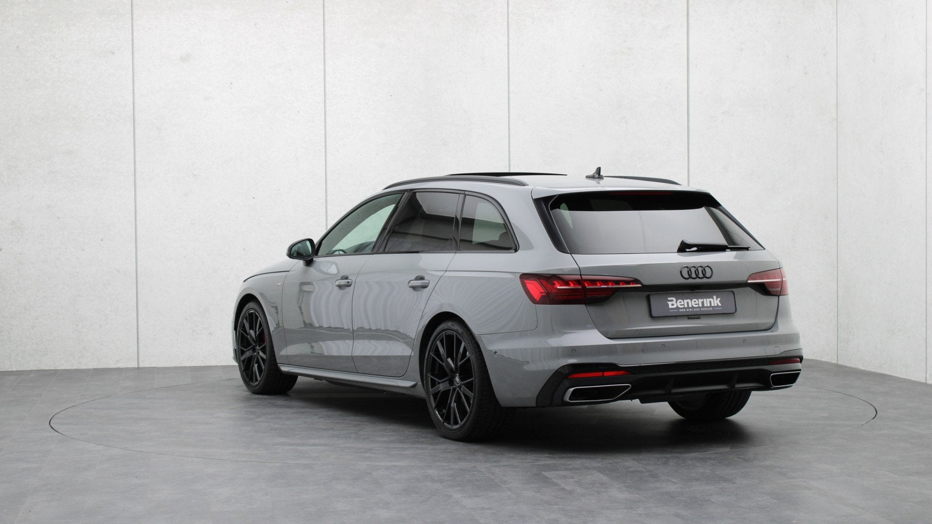 Audi A4 Avant 40 TFSI quattro S edition Competition | Massag, Auto's, Audi, 12 maanden, 15 km/l, Gebruikt, 4 cilinders