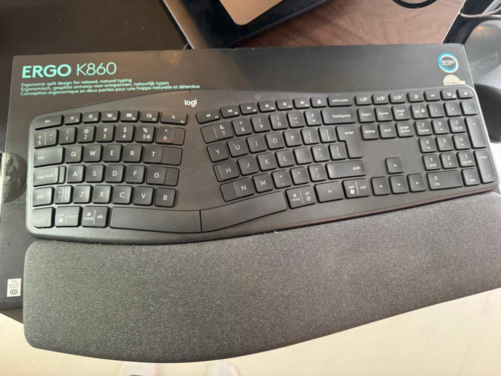 Logitech ERGO keyboard (evtl. + muis), Computers en Software, Toetsenbord en muis-set, Logitech, Ophalen of Verzenden, Zo goed als nieuw