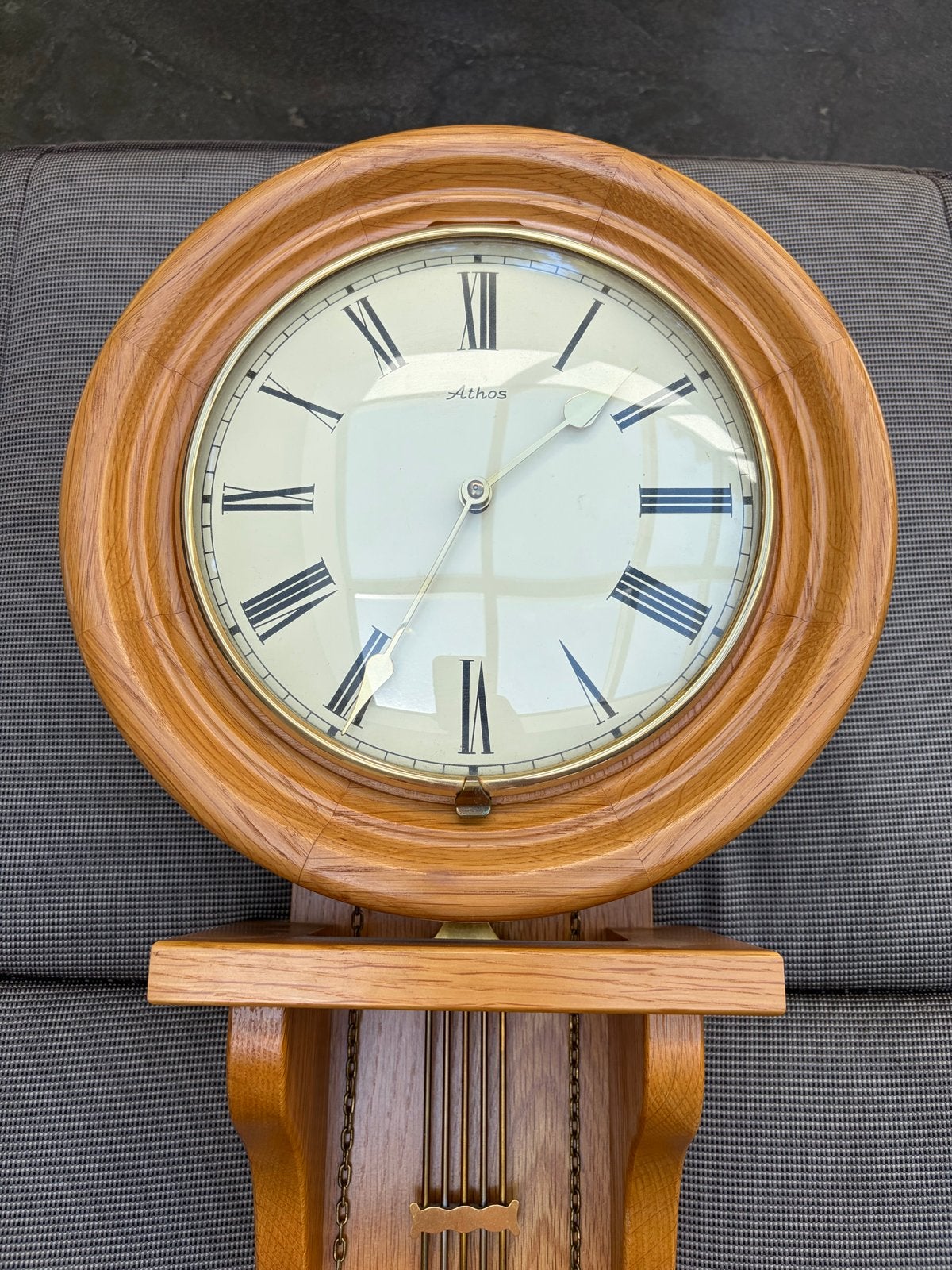Vintage Athos wandklok met slinger en kettingen, Ophalen