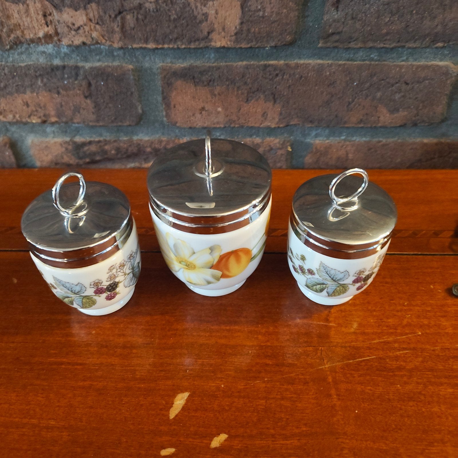 3 Royal Worcester egg coddlers – porseleinen potjes met deks, Ophalen