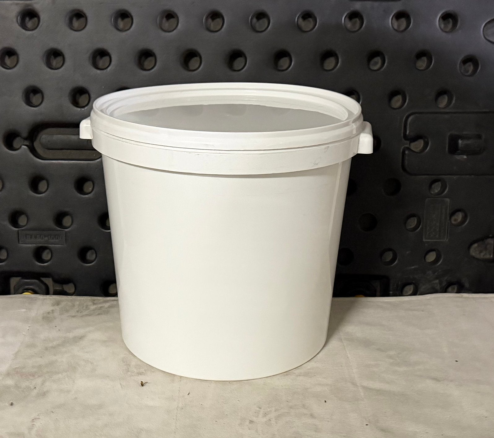 Witte 28 liter emmers met deksel gebruikt gewassen, Huis en Inrichting, Emmers, Ophalen, Zo goed als nieuw, Kunststof, Met deksel