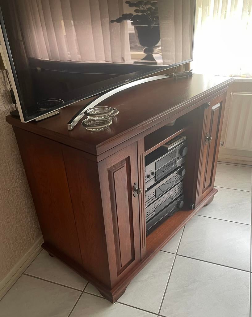 Tv kast hout, verdraaibaar plateau izgst €25,-, Ophalen, Zo goed als nieuw, 25 tot 50 cm