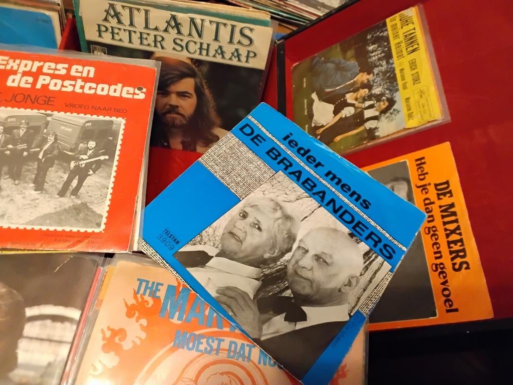 Partij singles koffer met 300 piraten singeltjes, Cd's en Dvd's, Vinyl Singles, Ophalen of Verzenden, Gebruikt, Nederlandstalig