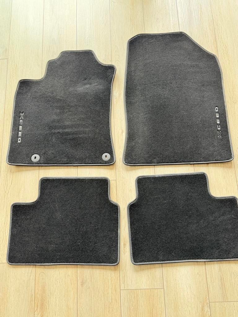 Kia Xceed originele automatten, velours, LHD, Ophalen, Gebruikt