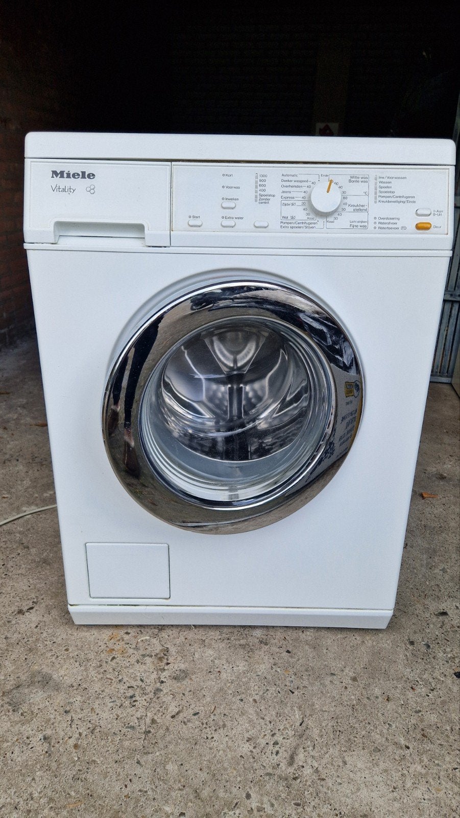 Miele Vitality wasmachine goed werkend, Ophalen, 1200 tot 1600 toeren, Gebruikt, 4 tot 6 kg