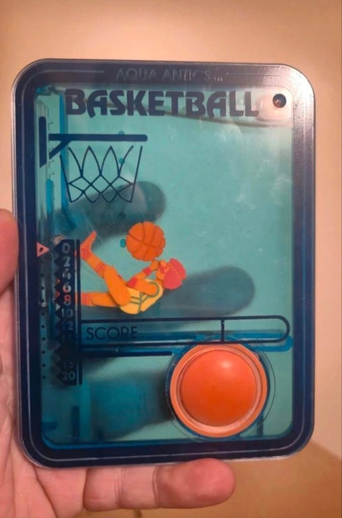 Aqua Antics Basketball Water Game - TOMY, Kinderen en Baby's, Speelgoed | Overig, Gebruikt, Jongen of Meisje, Ophalen of Verzenden