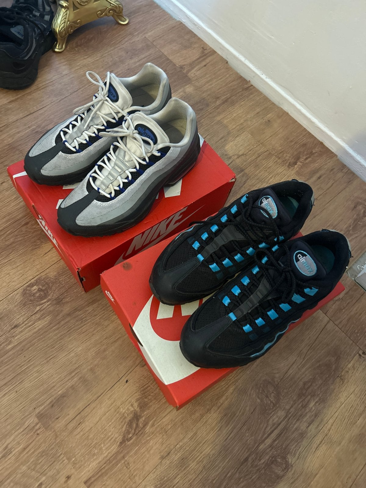Nike Air Max 95 - Zwart/Blauw & Grijs/Wit maat 43, Ophalen of Verzenden, Gedragen, Zwart, Sneakers of Gympen