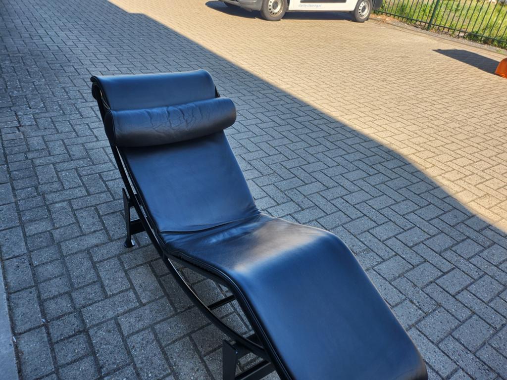 Cassina - Lc4 Chaise longue by Le Corbusier, Ophalen of Verzenden, Rechthoekig