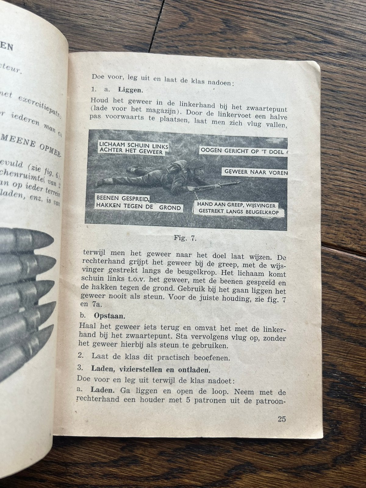 KL KNIL Voorschrift Lee Enfield 1945 geweer techniek sniper, Verzenden, Nederland, Embleem of Badge