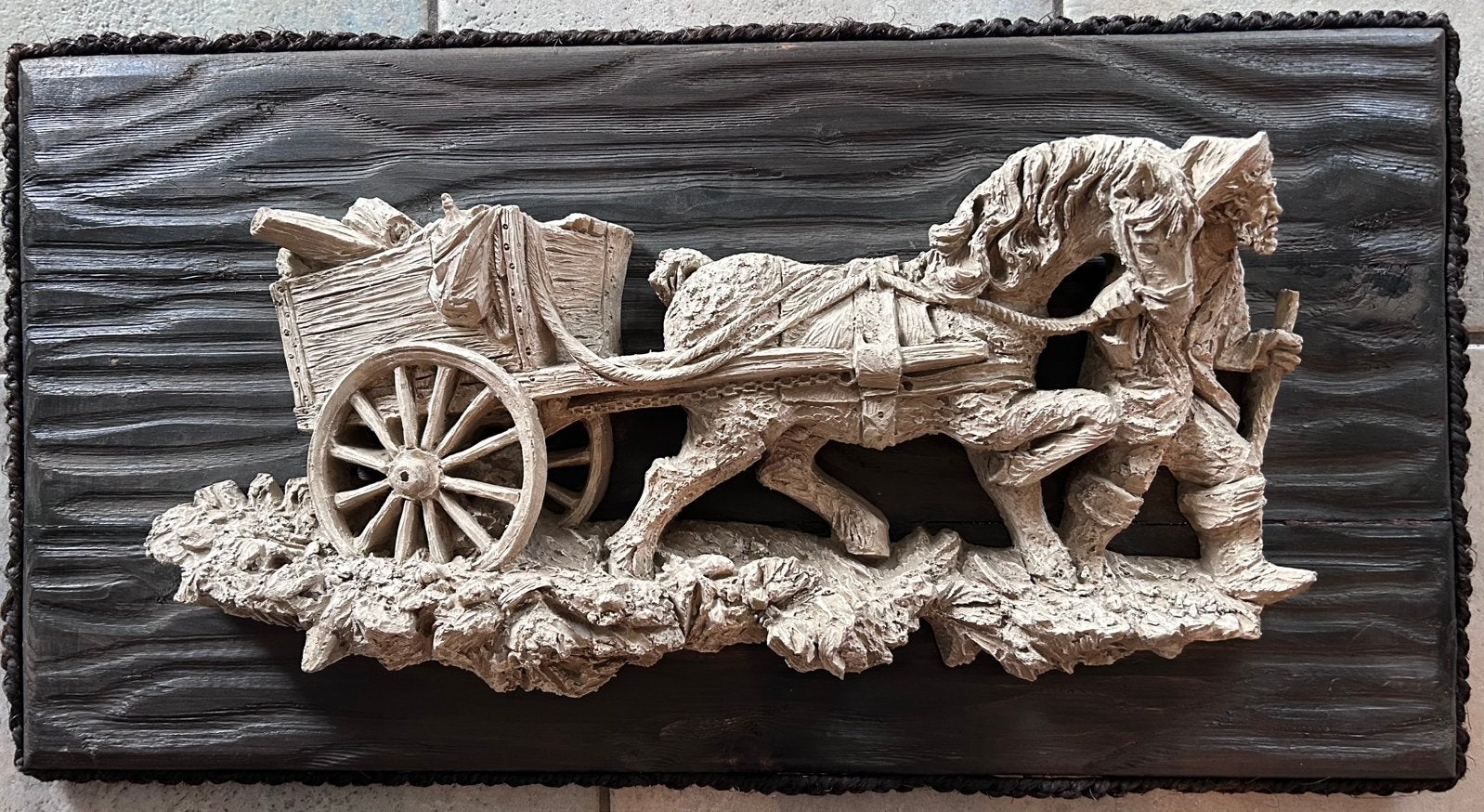 Relief wanddecoratie hout en sierbeton, Antiek en Kunst, Ophalen