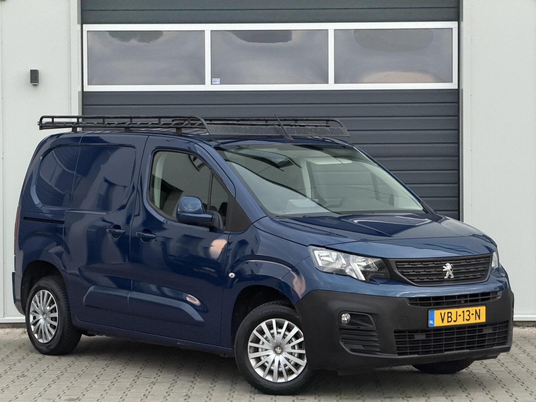 Peugeot Partner bestel 1.5 BlueHDI Asphalt / PDC *NAP*, Gebruikt, Bedrijf, 2 stoelen, Te koop