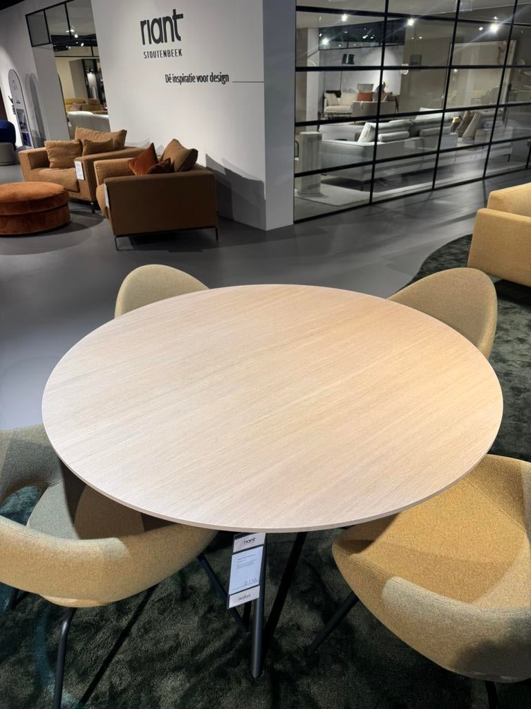 Artifort - ronde eettafel Beso, Huis en Inrichting, Ophalen of Verzenden, Zo goed als nieuw, Rond, 100 tot 150 cm