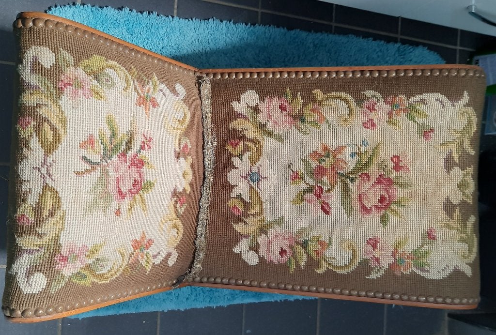 Mooie gobelin geborduurde voetenschommel, Ophalen, Minder dan 50 cm, Gebruikt, 50 tot 75 cm