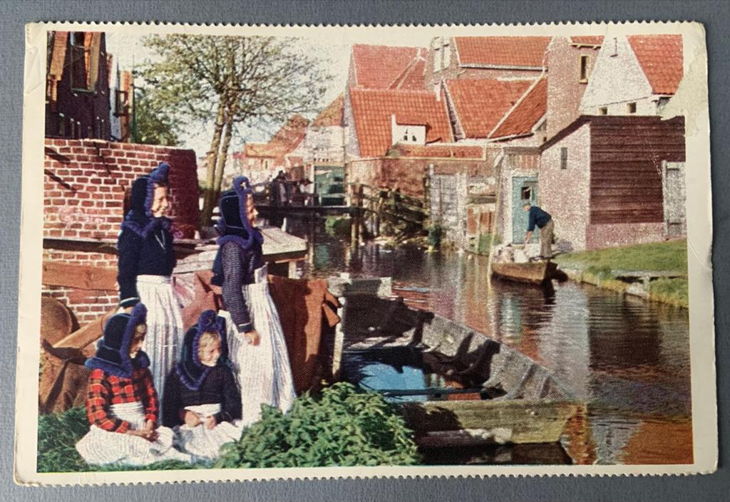Oude KLM Ansichtkaart Klederdracht, Verzenden, 1940 tot 1960, Gelopen, Noord-Holland