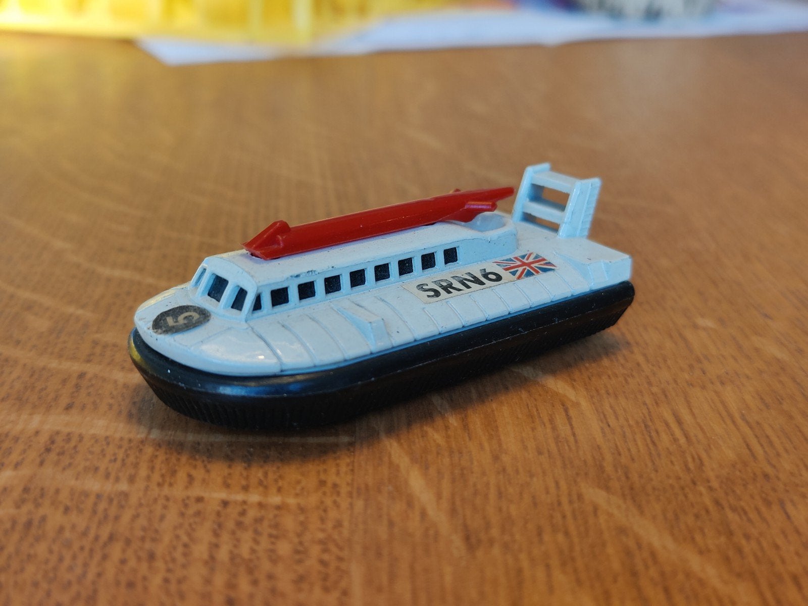 Matchbox Hovercraft SRN6, Hobby en Vrije tijd, Modelauto's | Overige schalen, Ophalen, Zo goed als nieuw