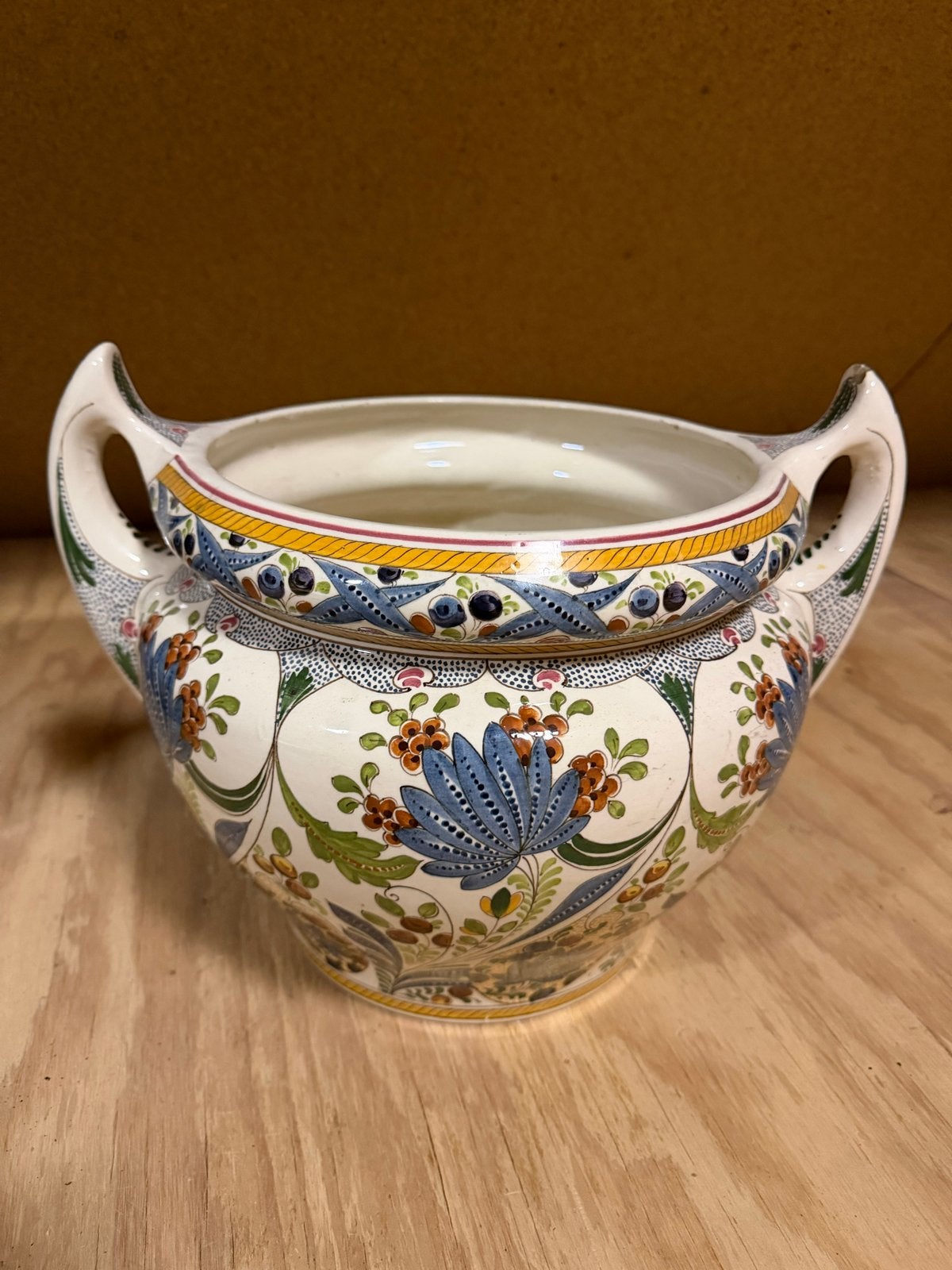 Antieke Ivora Gouda Holland Bloempot Decor A.R., Antiek en Kunst, Antiek | Keramiek en Aardewerk, Ophalen