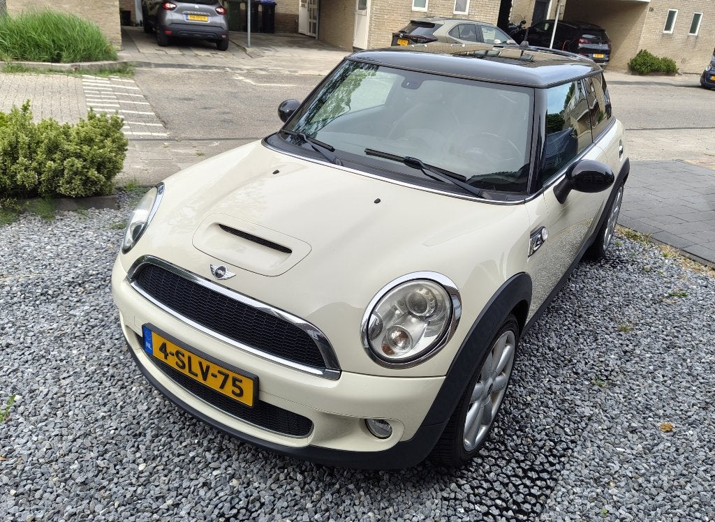 MINI Cooper S 174 pk | 147.000 km | Leer | APK 05-2027, Auto's, Voorwielaandrijving, 4 cilinders, 4 stoelen, Handgeschakeld