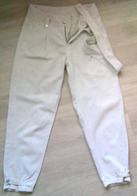 SALLY JEANS desert spijkerbroek met leuke details 38 [30], Verzenden, Zo goed als nieuw, Overige kleuren, W30 - W32 (confectie 38/40)