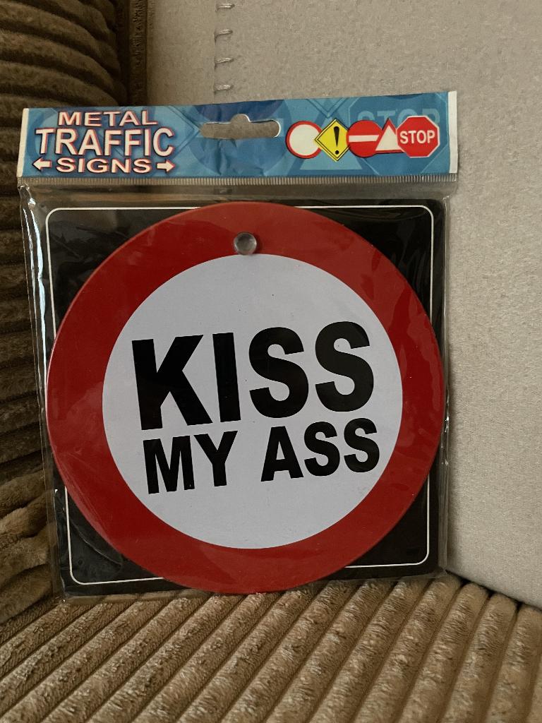 Kiss my ass , autoraambord, Ophalen of Verzenden, Www.pand50.nl, Info@pand50.nl, Printer 29B Coevorden