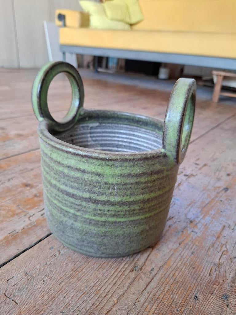 Vintage Mobach? Bloempot olijfgroen met oren, Ophalen of Verzenden