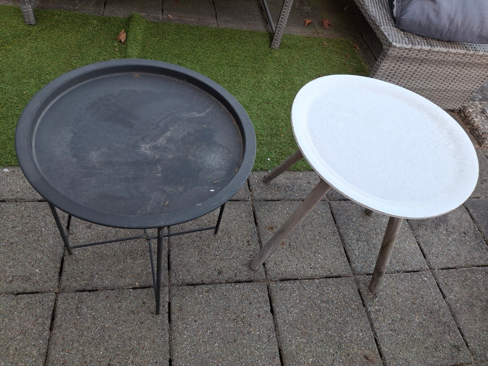 Buiten bijzettafeltjes gratis, Tuin en Terras, Tuinsets en Loungesets, Overige materialen, Gebruikt, Bijzettafel, Ophalen