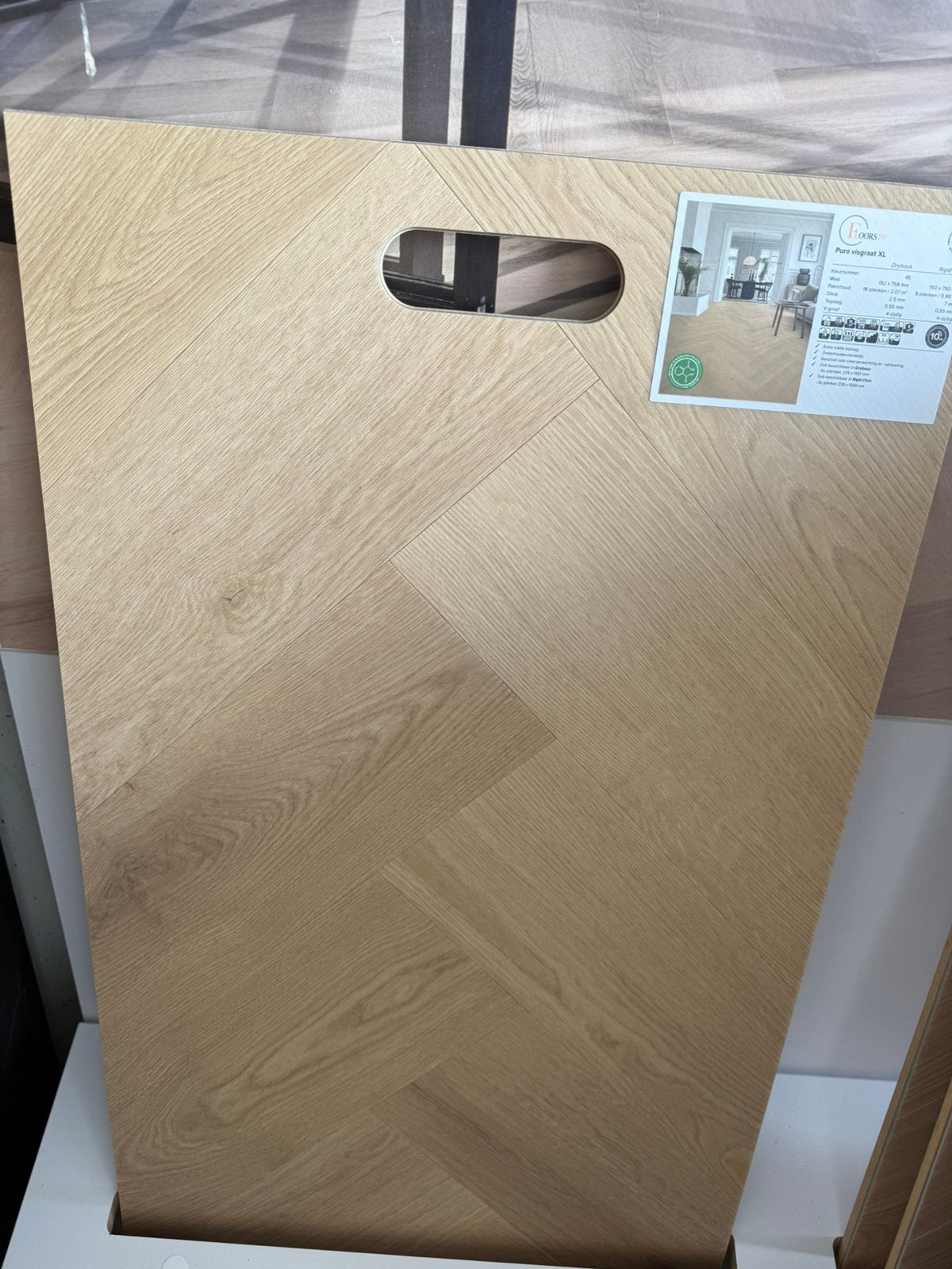 Foto 11 van PVC VISGRAAT VAN BELAKOS – GELEGD €55,- PER M²
