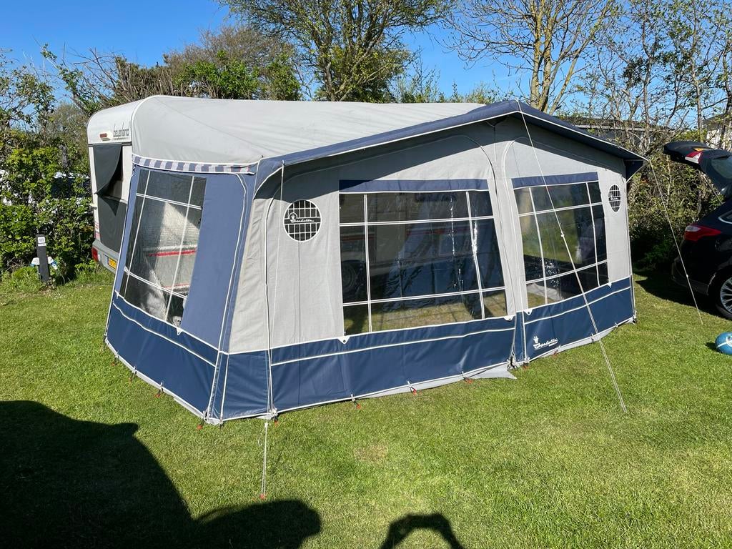 Isabella Capri Lux Blue voortent maat 14-16, Ophalen, Gebruikt
