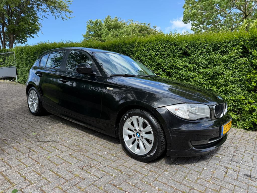 BMW 1-Serie 2.0 - 116I - 5-deurs - 2010 - Zwart, Auto's, 1-Serie, 1995 cc, Zwart, 4 cilinders