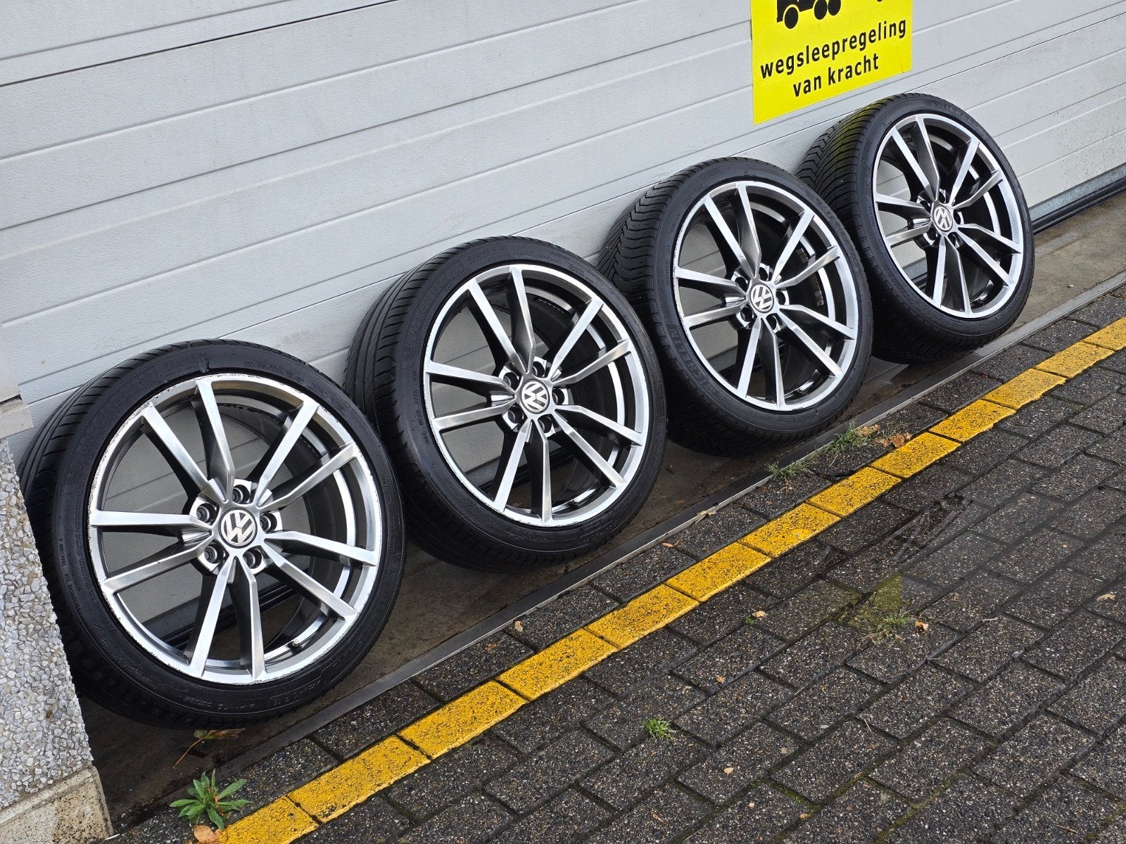 18" velgen 5x112 Audi Seat skoda Volkswagen 225, Auto-onderdelen, Banden en Velgen, Ophalen, 18 inch, Gebruikt, Banden en Velgen