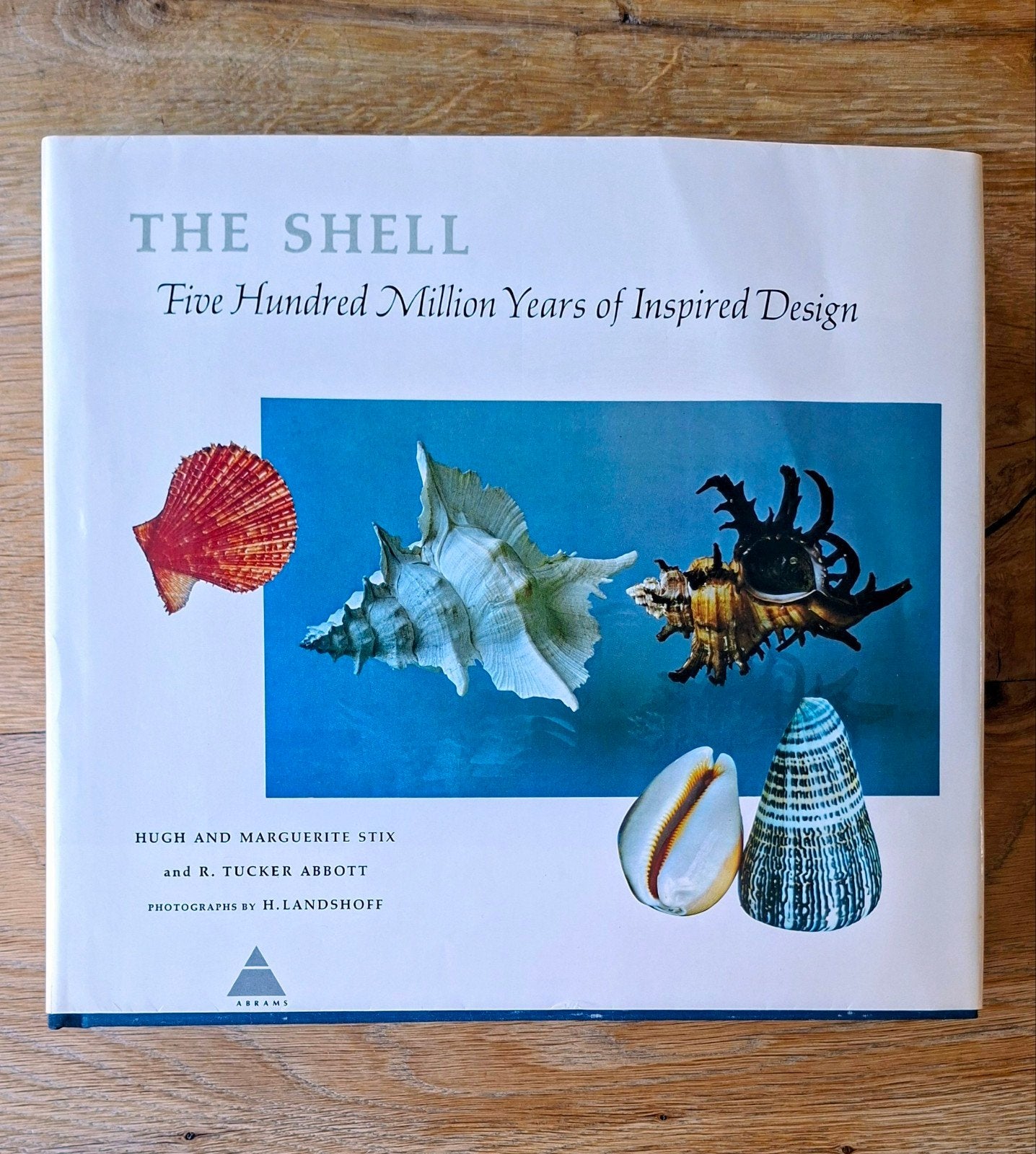 The Shell: Five Hundred Million Years of Inspired Design, Ophalen of Verzenden, Gelezen, Natuur algemeen, Hugh and Marguerite Stix and R. Tucker Abbott