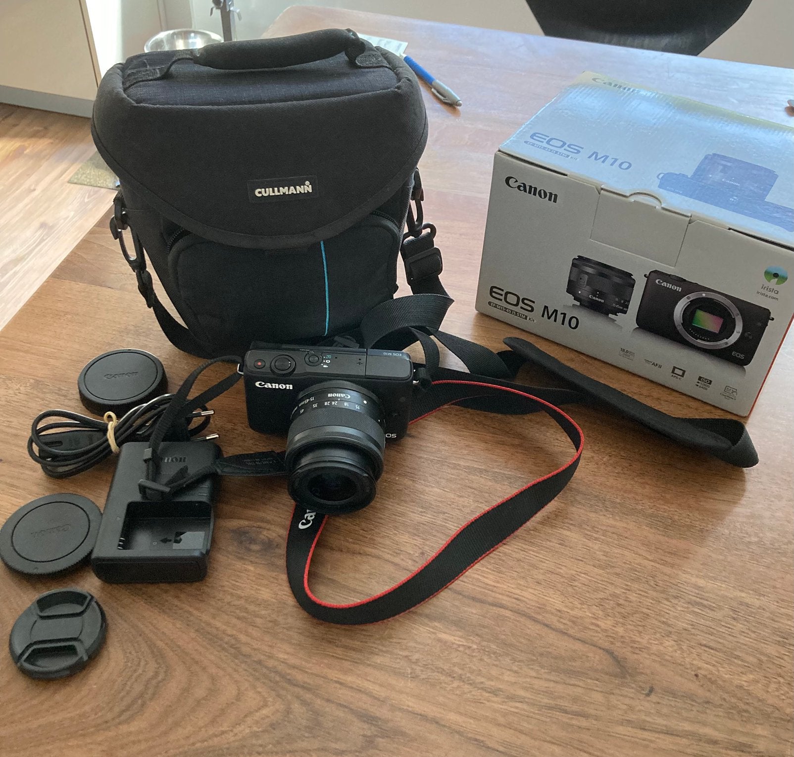 Te koop, fotocamera, merk Canon EOS M10, Ophalen of Verzenden, Zo goed als nieuw, Canon