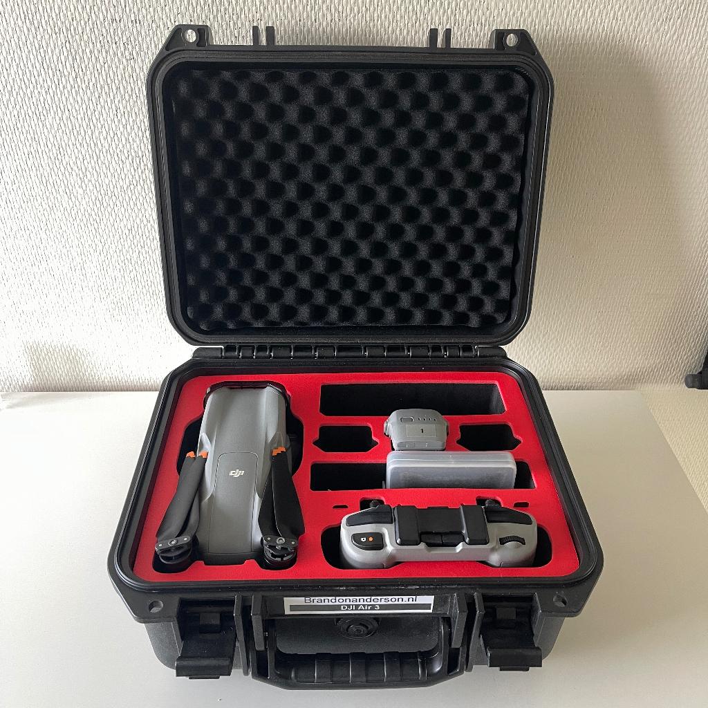 DJI Air 3 + koffer, Audio, Tv en Foto, Drones, Zo goed als nieuw, Cameradrone, Topkwaliteit, DJI, 250 tot 900 gram, 15 tot 30 minuten