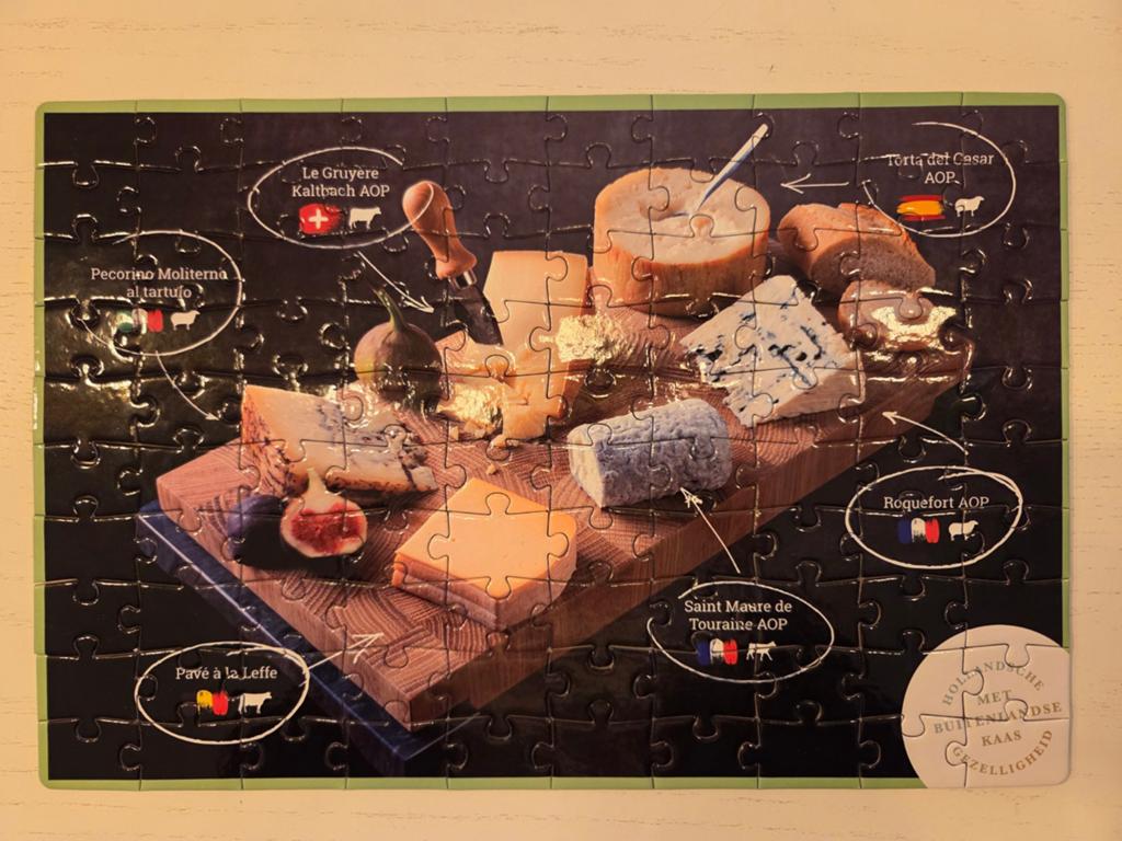 Legpuzzel buitenlandse kaas van 100 stukjes, Hobby en Vrije tijd, Denksport en Puzzels, Ophalen of Verzenden, Minder dan 500 stukjes