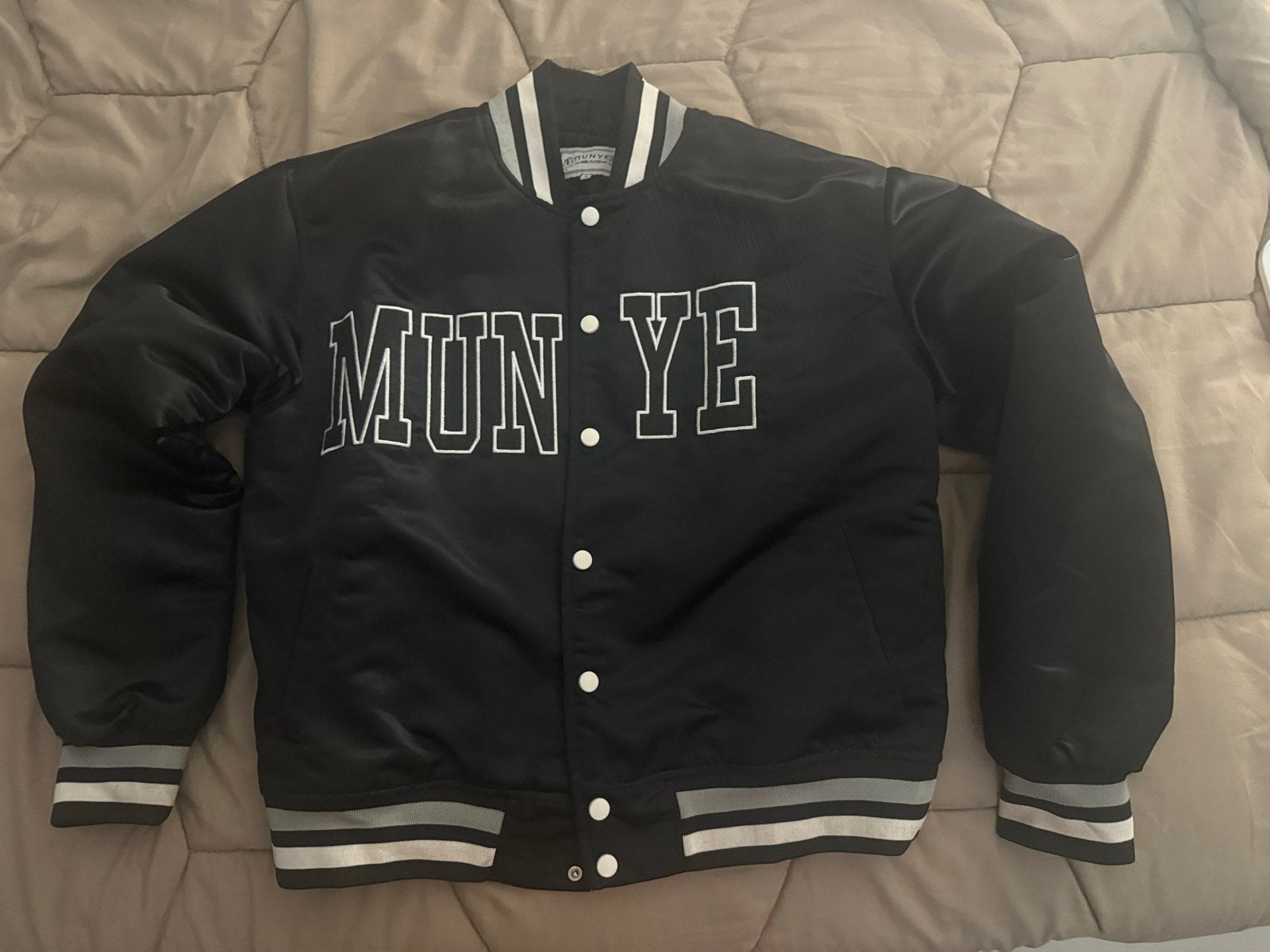 Munyé Jas Munier&co, Ophalen of Verzenden, Zo goed als nieuw
