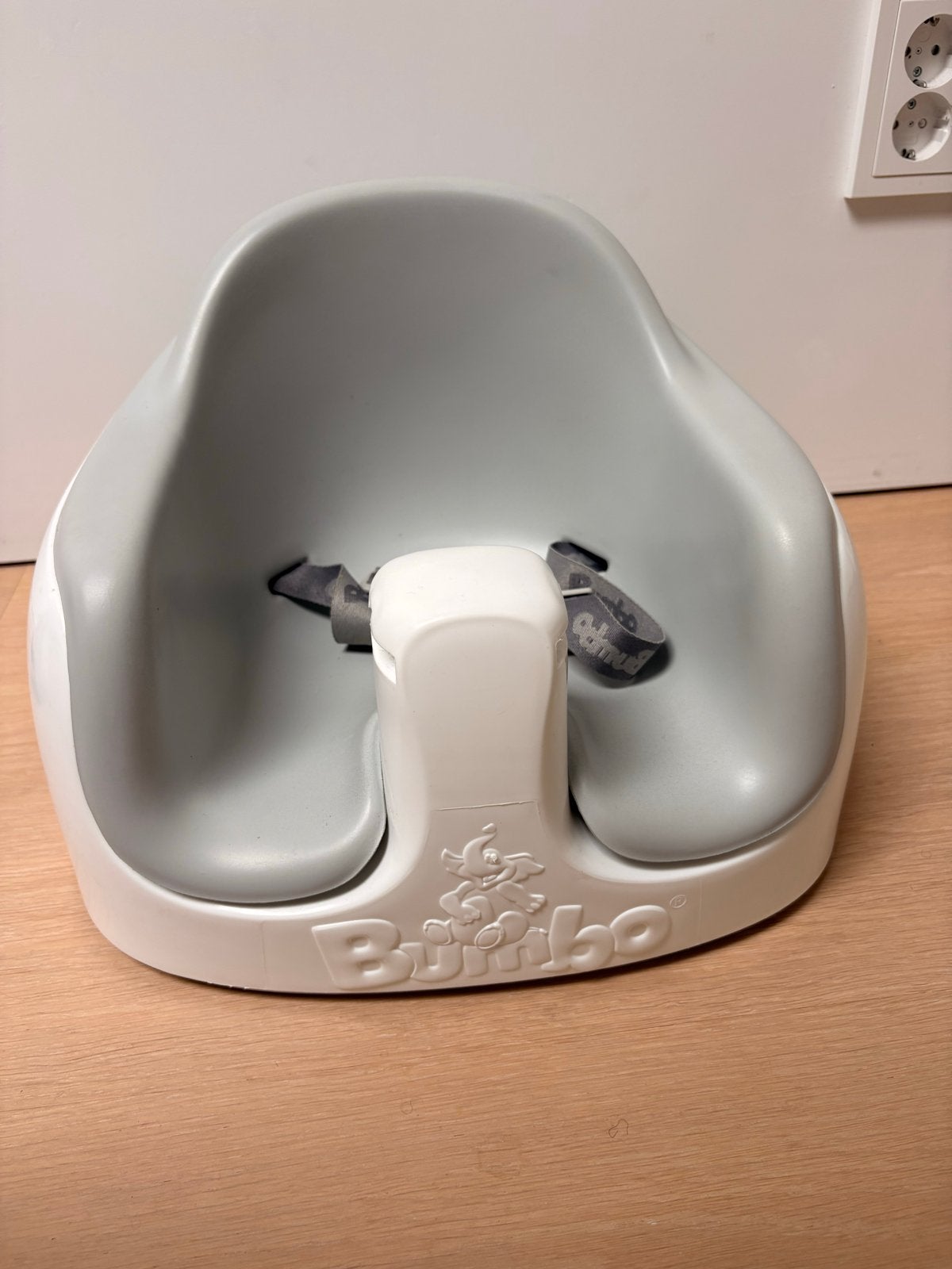 Bumbo Floor Seat met afneembaar eetblad, Kinderen en Baby's, Kinderstoelen, Ophalen, Zo goed als nieuw, Overige typen, Afneembaar eetblad