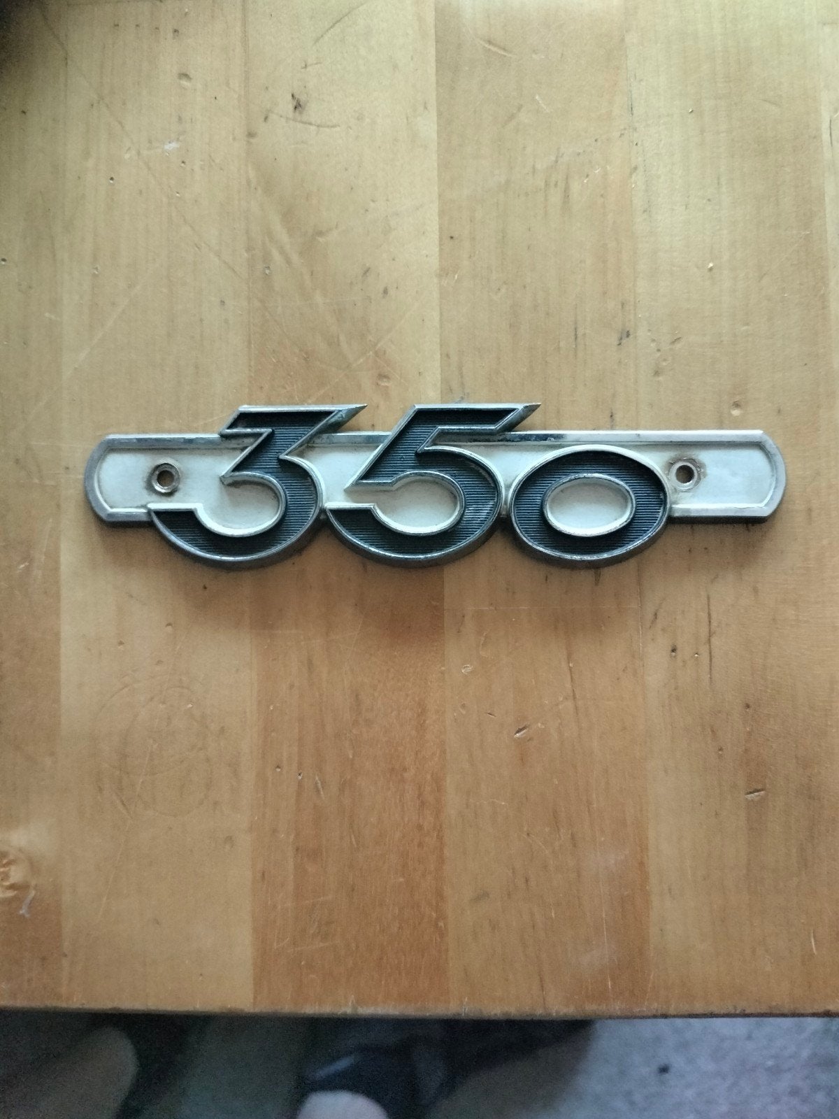 Suzuki t350 origineel zijkap embleem, Motoren, Ophalen of Verzenden