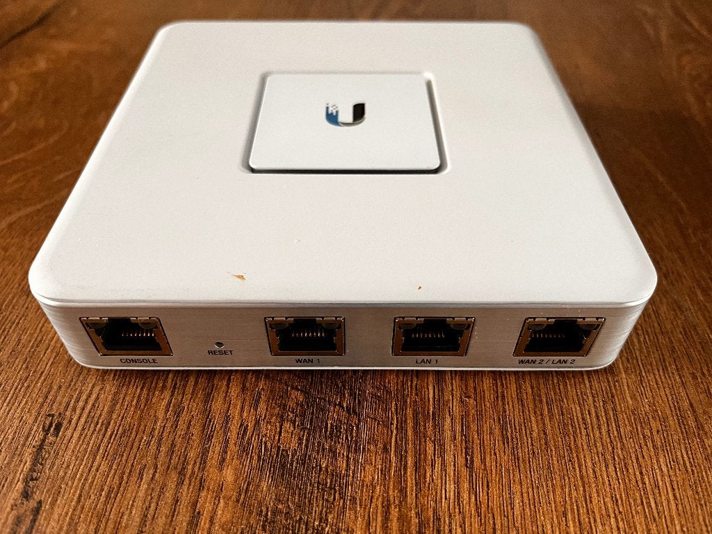 Ubiquiti Unifi Security Gateway (USG), Ophalen of Verzenden, Router met modem, Ubiquiti UniFi