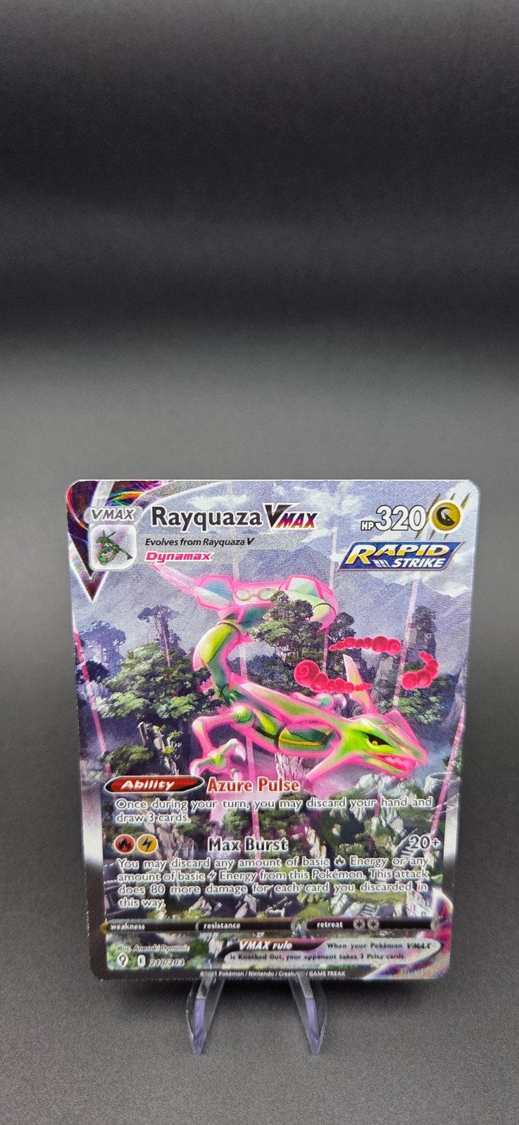 Rayquaza Vmax 218/203 GD-EXC, Hobby en Vrije tijd, Verzamelkaartspellen | Pokémon, Ophalen of Verzenden, Zo goed als nieuw