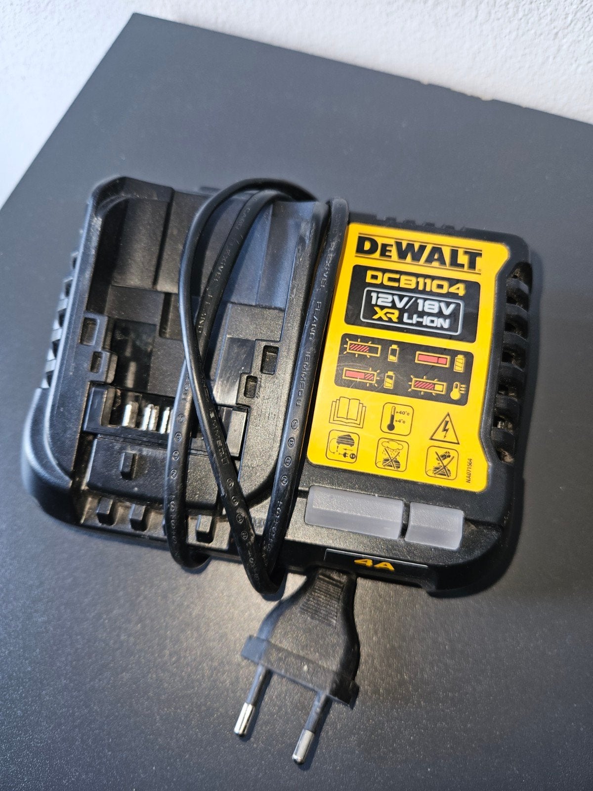 DeWALT accu lader 12 en 18v DCB1104, Doe-het-zelf en Verbouw, Gereedschap | Machine-onderdelen en Toebehoren, Ophalen of Verzenden