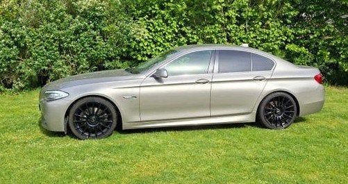 BMW 5-Serie 3.0 I F10 2010 M-pakket 20 inch breedset  mooie, Achterwielaandrijving, Zwart, 2000 kg, Navigatiesysteem