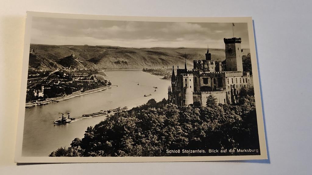 Duitsland Schloß Stolzenfels. Blick auf die Marksburg, Ophalen of Verzenden