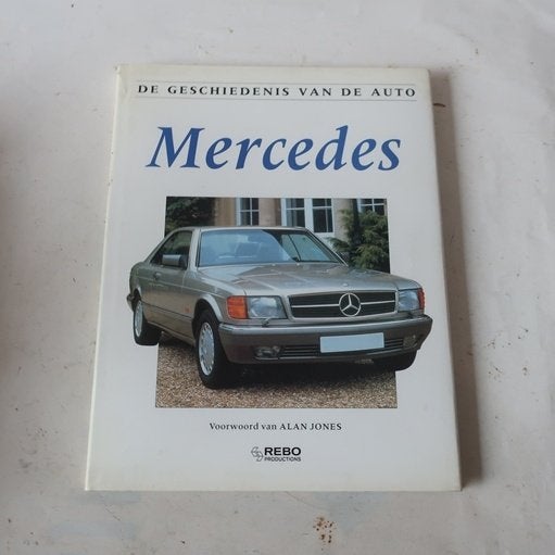 Mercedes Benz geschiedenis en modellen NL tekst, Ophalen of Verzenden, Gelezen, Mercedes