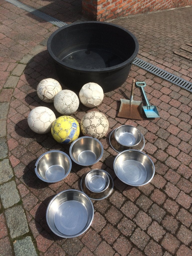 honden plonsbadje, ballen, eetkommen, kakschupjes, Dieren en Toebehoren, Honden-accessoires, Ophalen, Gebruikt