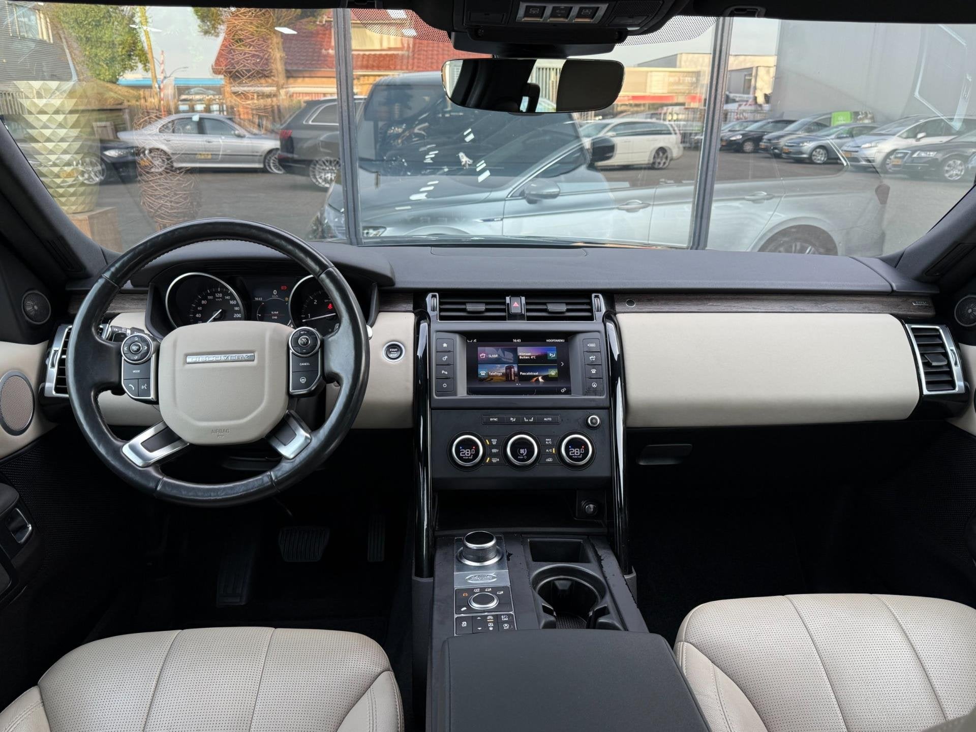 Land Rover Discovery 2.0 Td4 HSE 7p. PANO/TREKH EXPORTPRIJS!, Gebruikt, Euro 6, 4 cilinders, Bedrijf