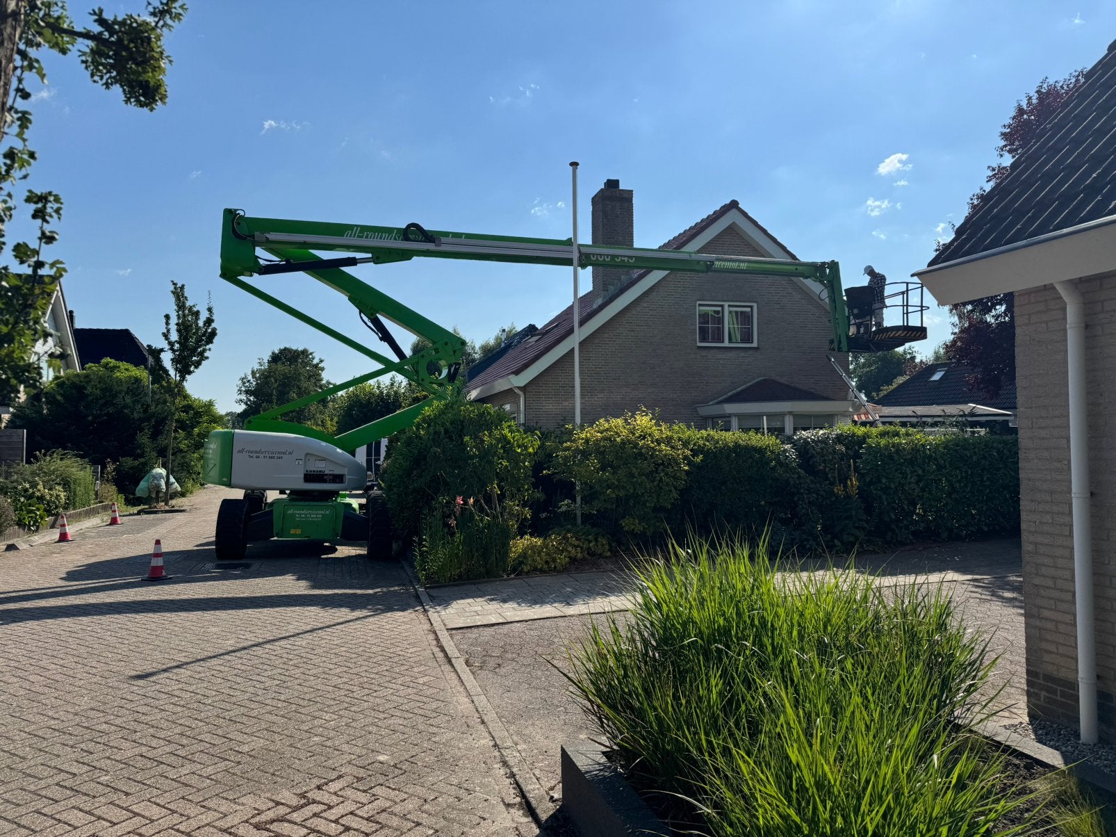 HOOG WERKERS TE HUUR.  Van af 65,- euro, Zakelijke goederen, Machines en Bouw | Liften, Steigers en Ladders, Ophalen