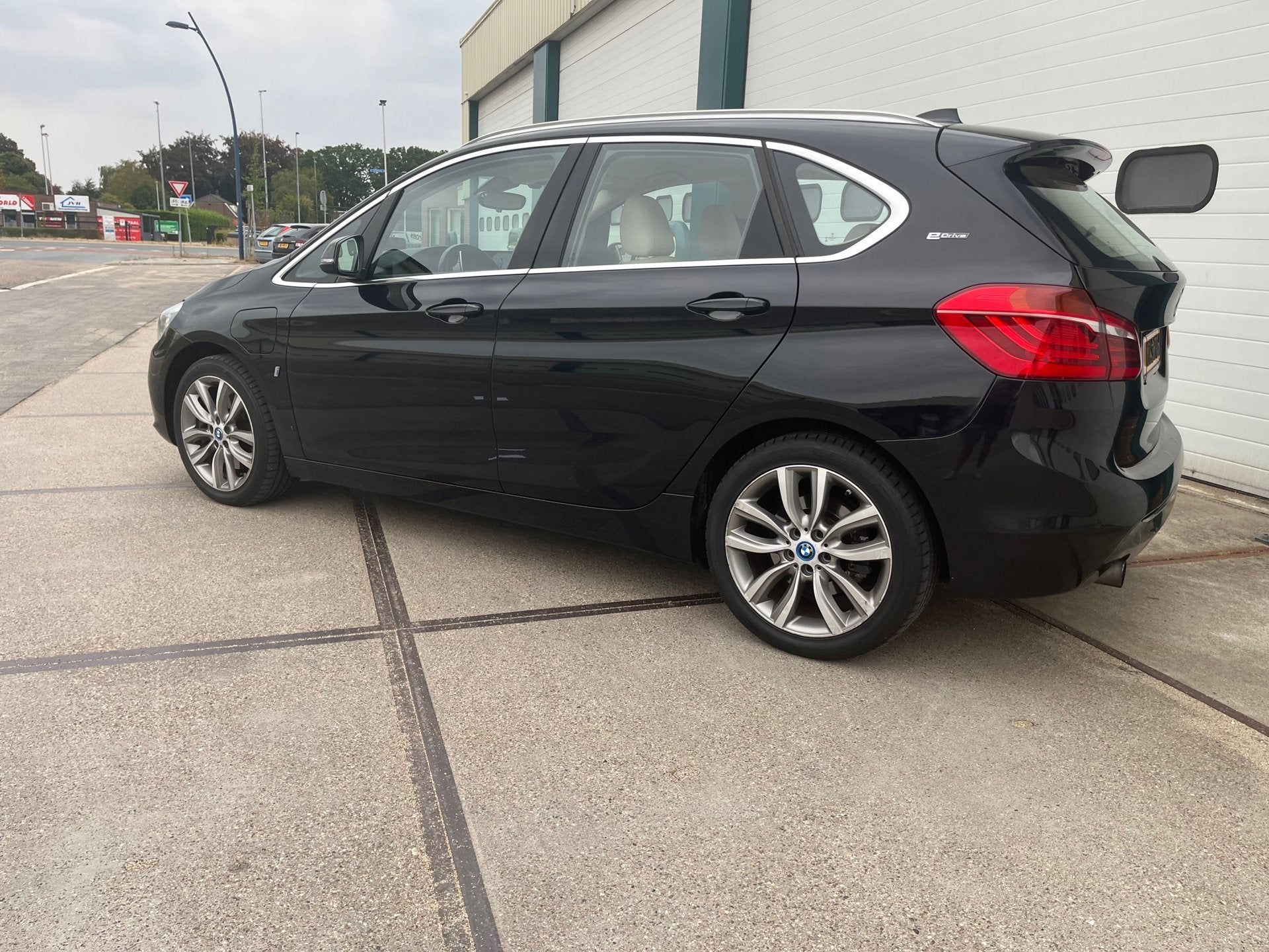BMW 2-serie Active Tourer 225xe iPerformance Centennial High, Auto's, Automaat, Dealer onderhouden, 136 pk, Gebruikt